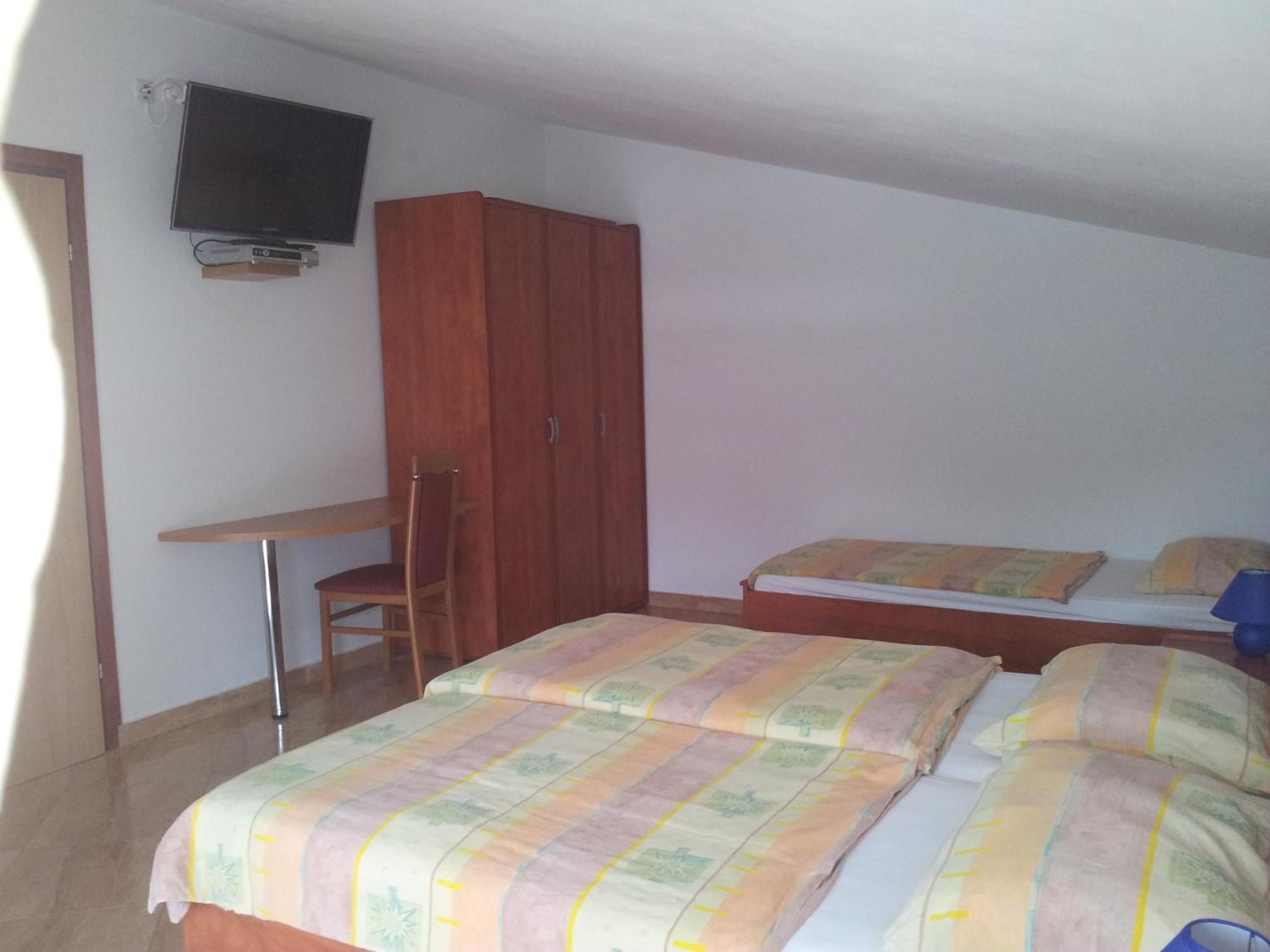 Rooms Nadia Stara Baska Phòng bức ảnh